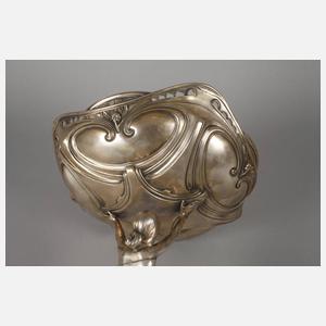 Übergroßer Tafelaufsatz