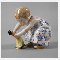 Meissen "Kind mit Puppe, tanzend"111