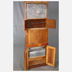 Waschschrank aus einem Schlafwagenabteil