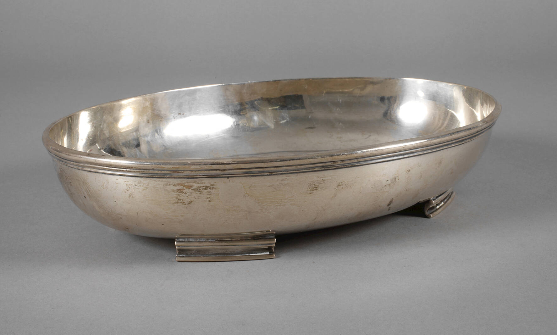 Große Silberschale
