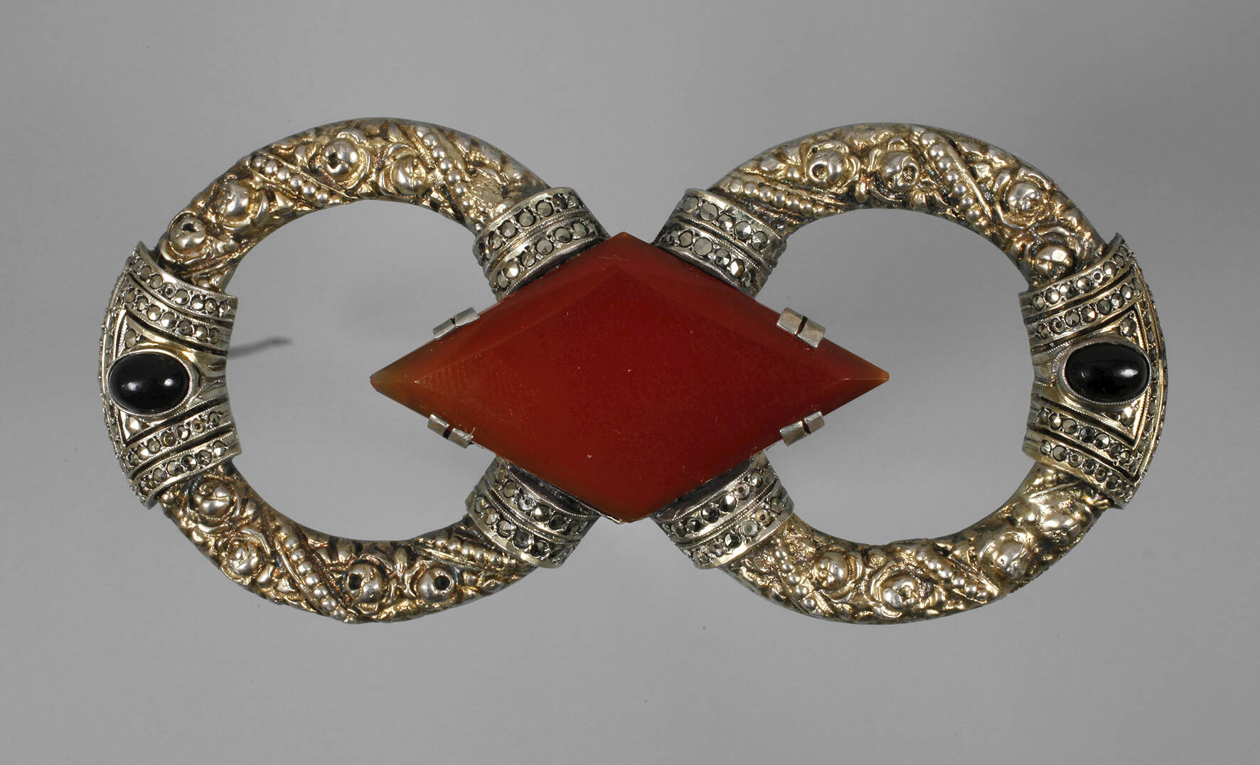 Große Brosche Art déco