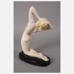 Keramos Wien "Kniender Frauenakt"