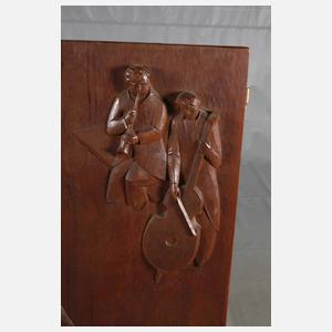 Geschnitzte Flügeltür