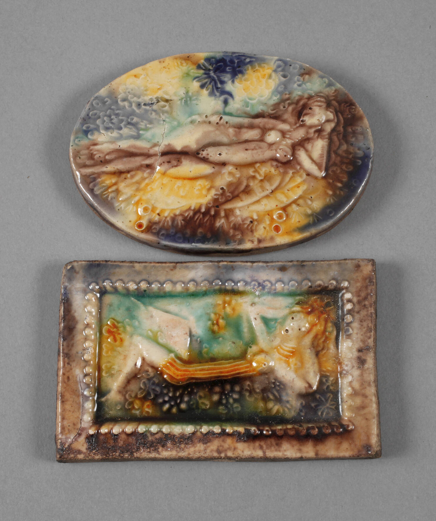 Heinz Werner zwei kleine Reliefplatten Ruhende Frau