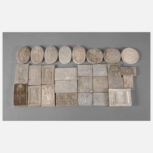 Konvolut Reliefplaketten