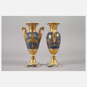 Paar kleine Prunkamphoren