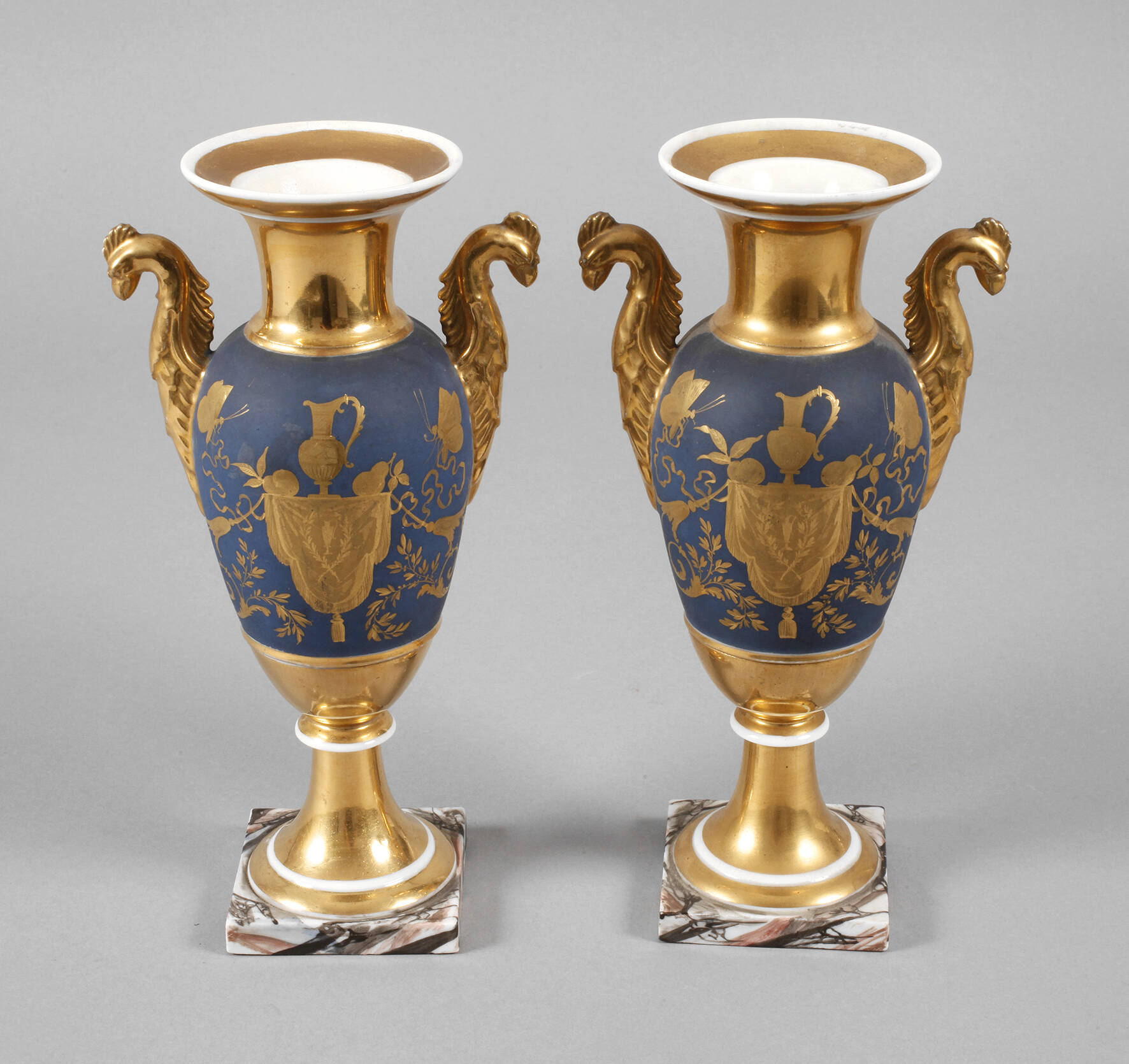 Paar kleine Prunkamphoren