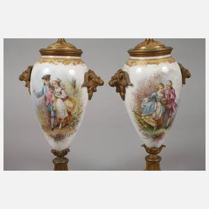 Frankreich Paar Cassolettes mit Bronzemontur