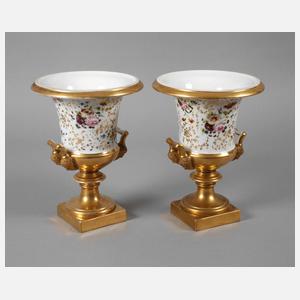 Paar Kratervasen mit Blumendekor