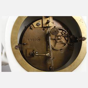 Frankreich Tischuhr mit Blütenbesatz