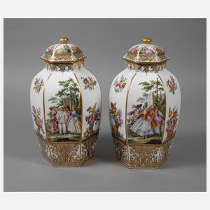 Wolfsohn Paar Deckelvasen mit Watteaumalerei