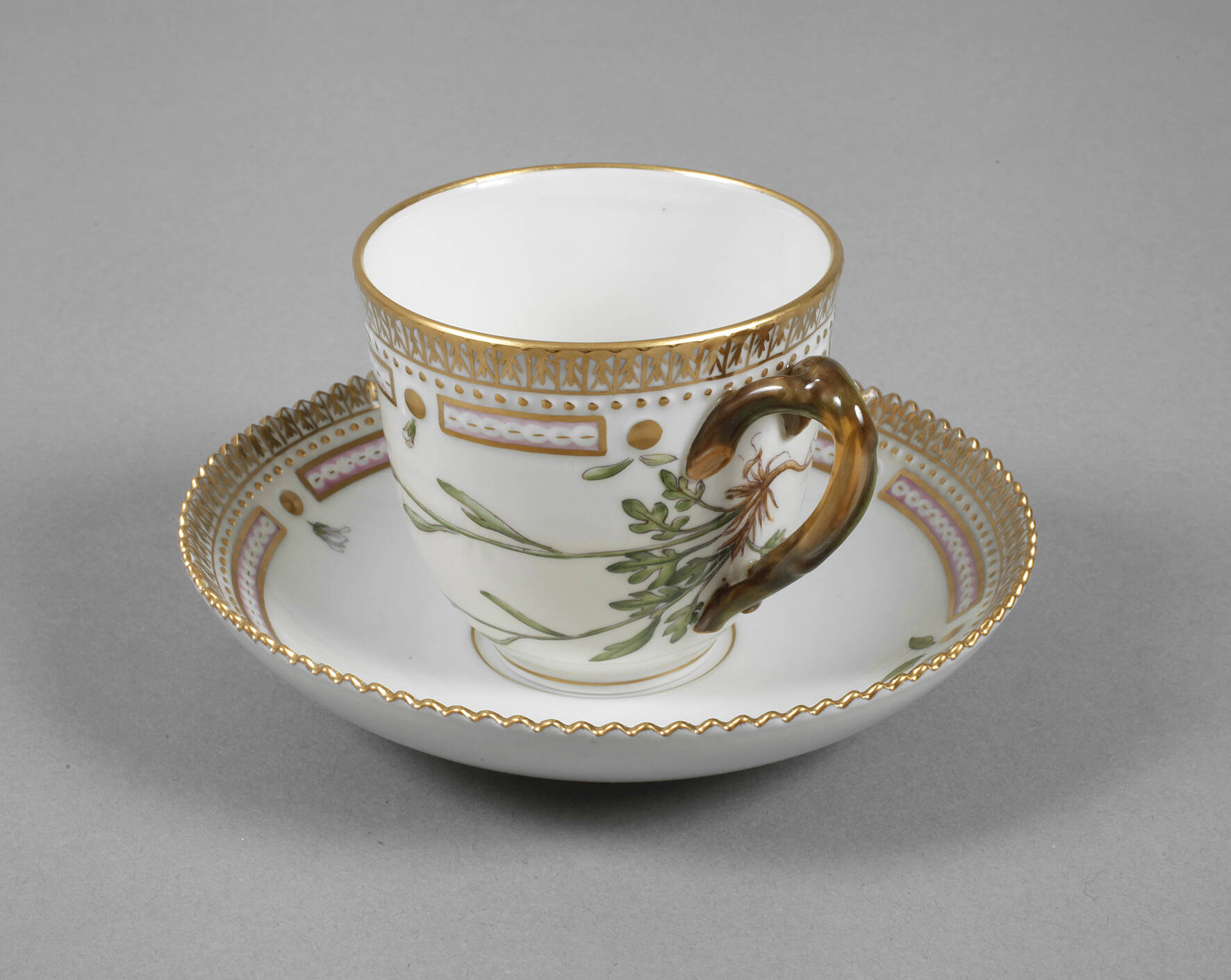 Kopenhagen Kaffeetasse mit Untertasse "Flora Danica"