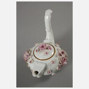 Meissen Kännchen und Unterschale mit Blütenbesatz
