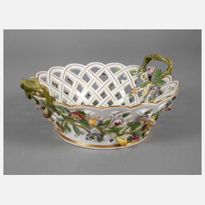 Meissen Henkelkorb mit Blütenbesatz