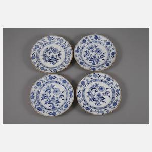 Meissen vier Speiseteller "Zwiebelmuster"
