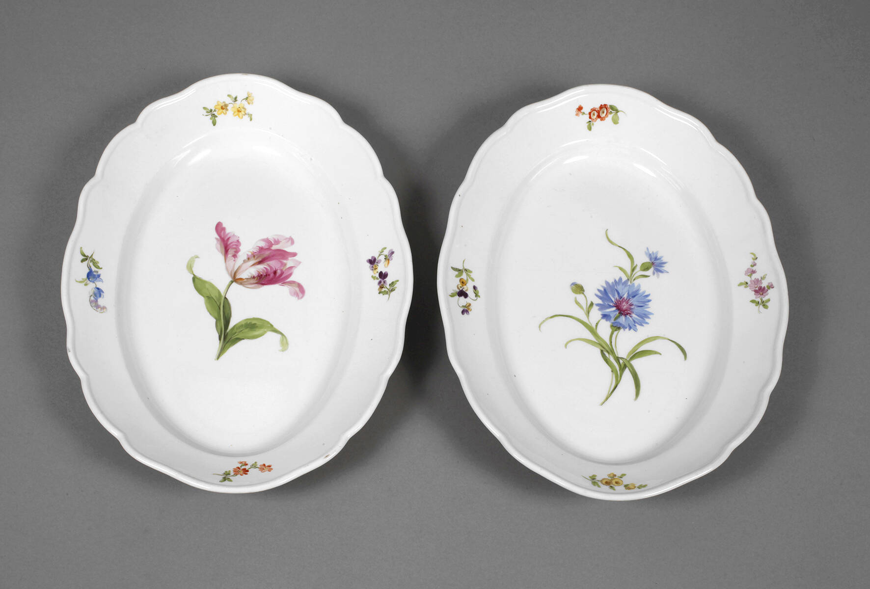 Meissen Paar ovale Platten "Blume 1"