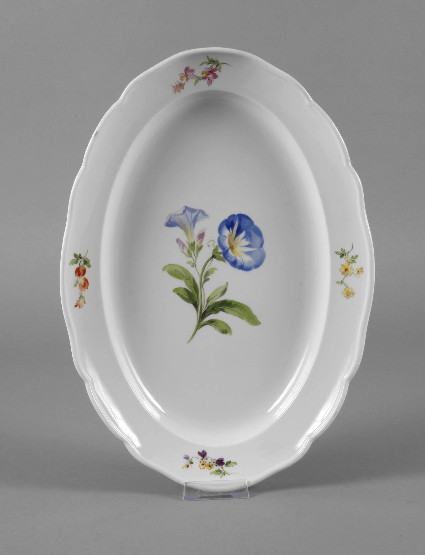 Meissen große ovale Platten "Blume 1"
