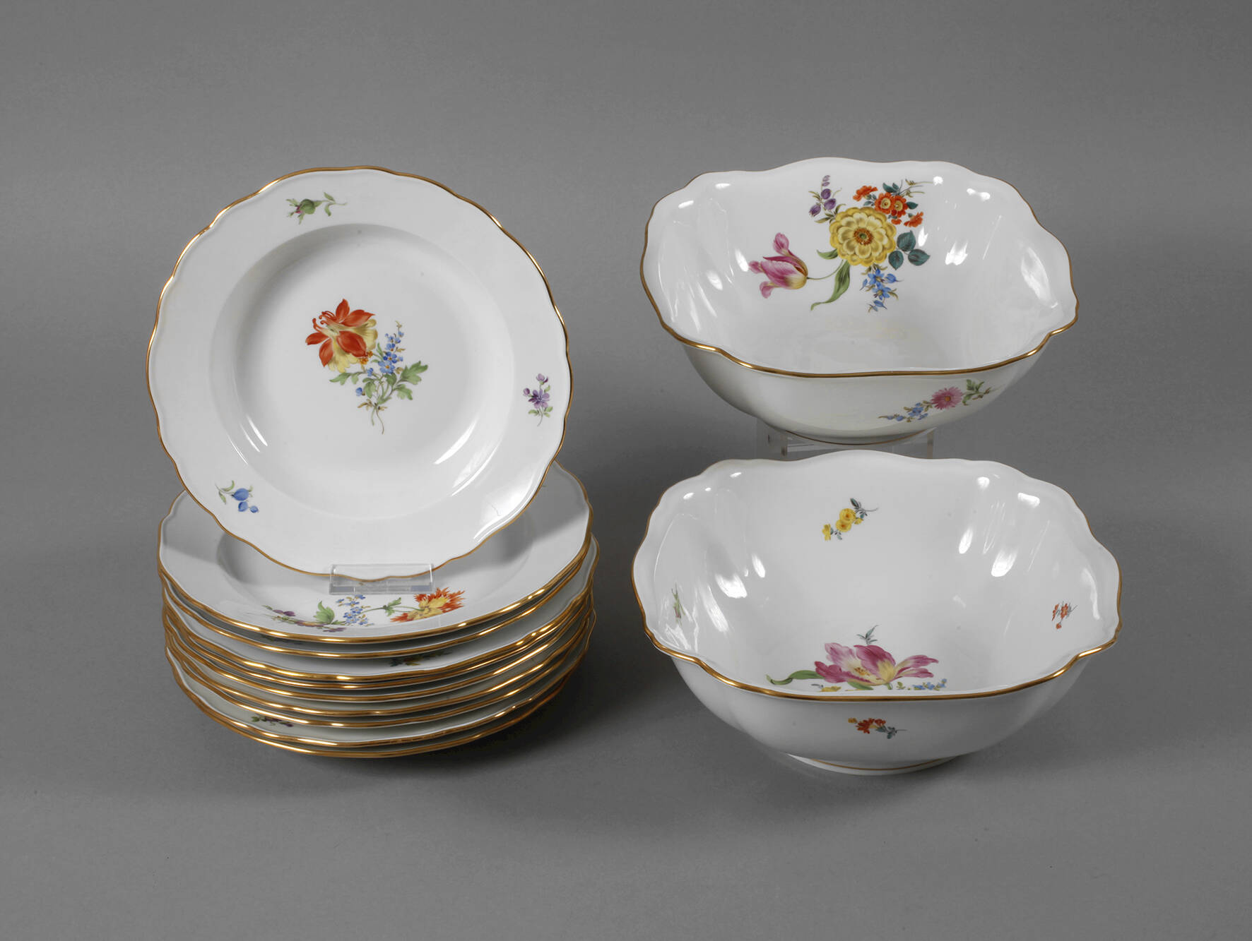 Meissen Konvolut Geschirrteile mit Blumenmalerei