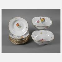 Meissen Konvolut Geschirrteile mit Blumenmalerei111