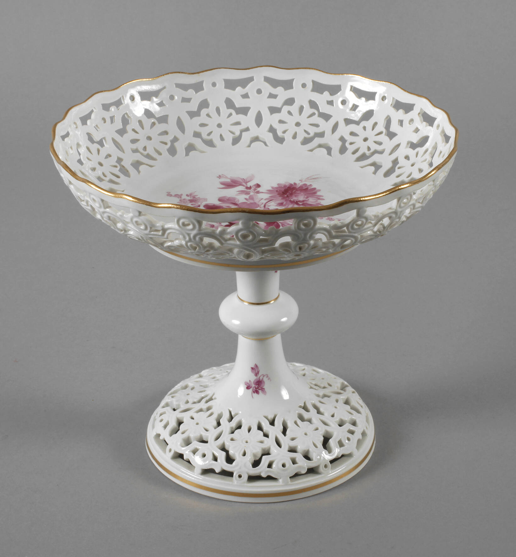 Meissen Tafelaufsatz "Blumenbukett, purpur"