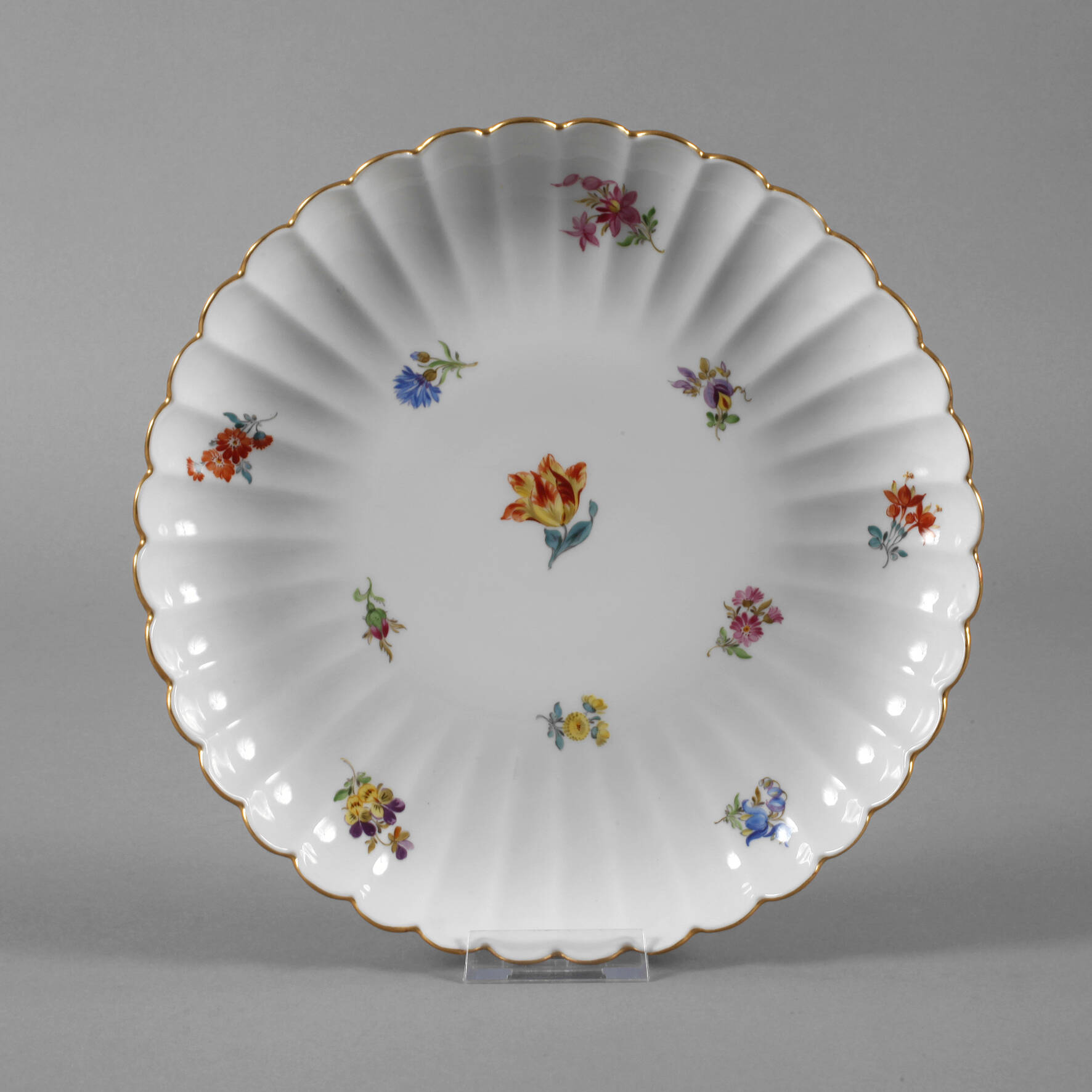 Meissen Kuchenplatte Streublümchendekor