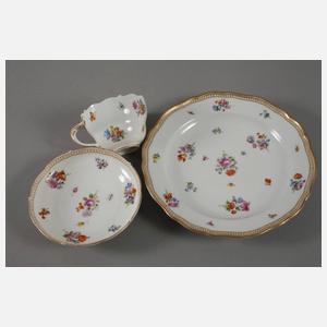 Meissen Gedeck "Gestreute Bukettchen mit Insekten"