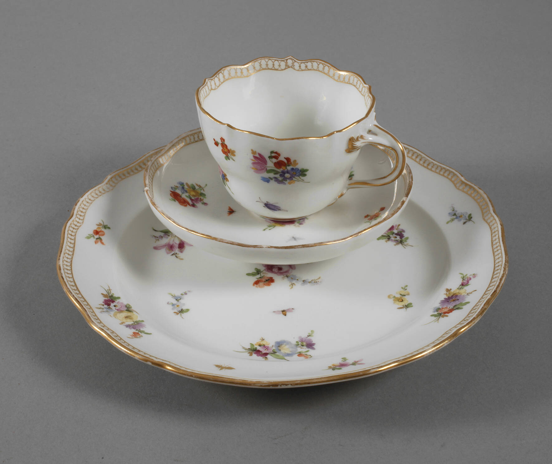 Meissen Gedeck "Gestreute Bukettchen mit Insekten"