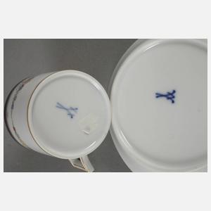 Meissen Mokkatasse mit Untertasse "Blumenkranz"