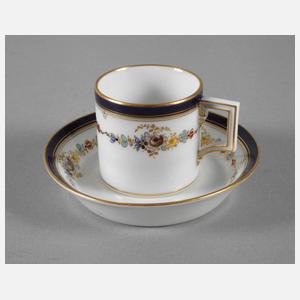 Meissen Mokkatasse mit Untertasse "Blumenkranz"