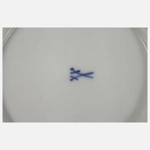 Meissen zwei Suppenteller "Blumen und Insekten"