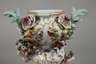 Meissener Modell Potpourri-Vase mit Amoretten