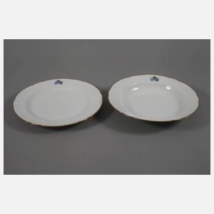 Nymphenburg Speiseservice mit Adelswappen