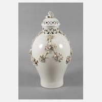 Nymphenburg Potpourrivase mit Blumenbesatz111