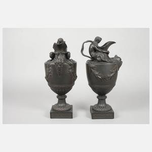 Paar Amphorenkannen Wedgwood