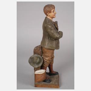 Goldscheider Wien Schuljunge mit Schiefertafel