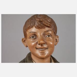 Goldscheider Wien Schuljunge mit Schiefertafel