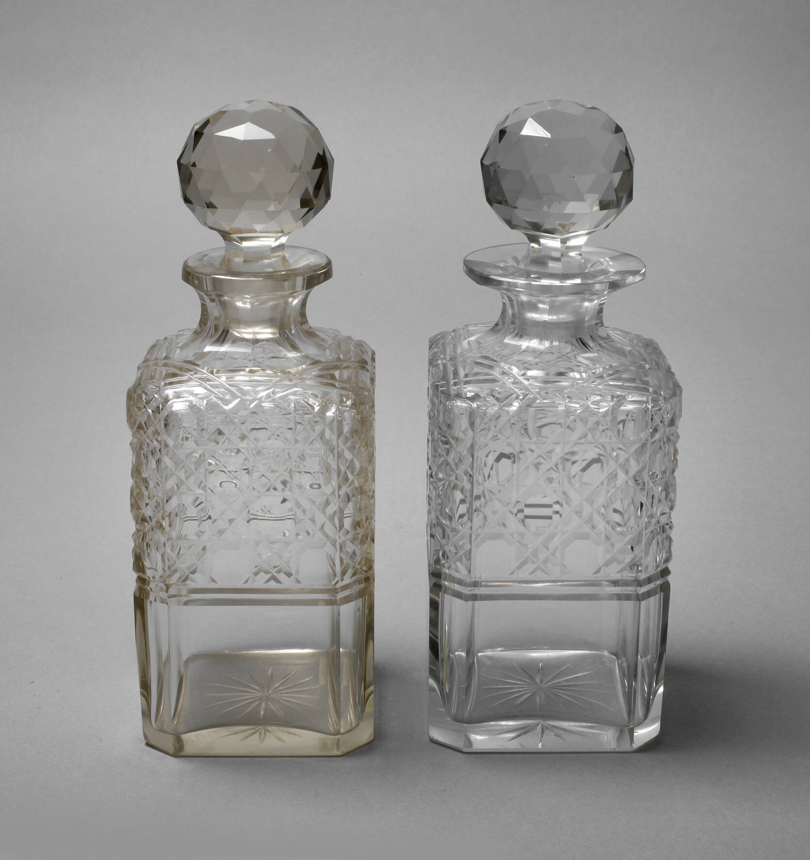 Zwei Biedermeierkaraffen Frankreich