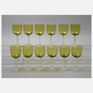 Zwölf Weingläser