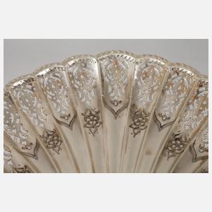 Silberschale in Muschelform