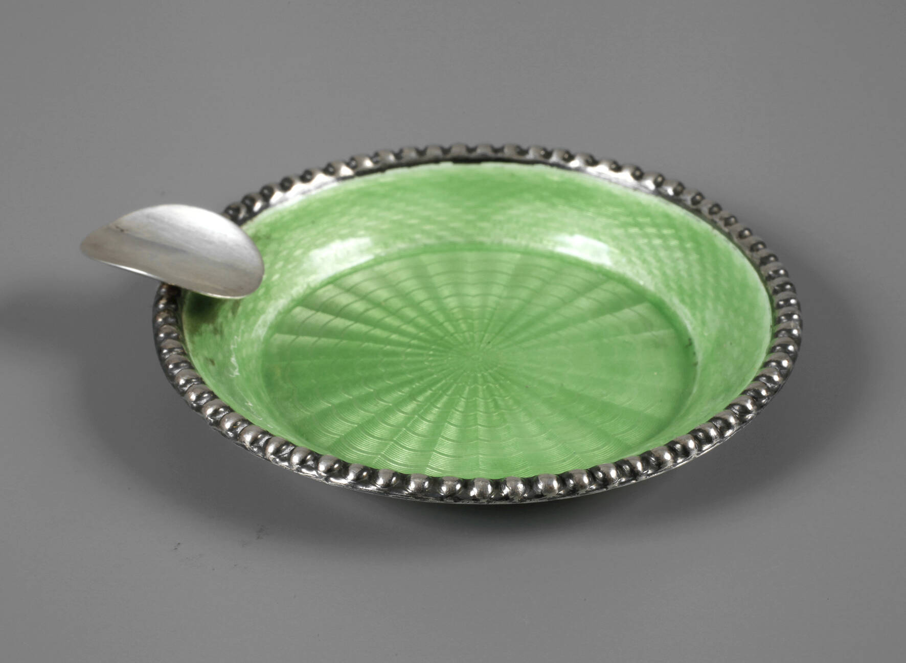 Emaillierter Silber-Aschenbecher