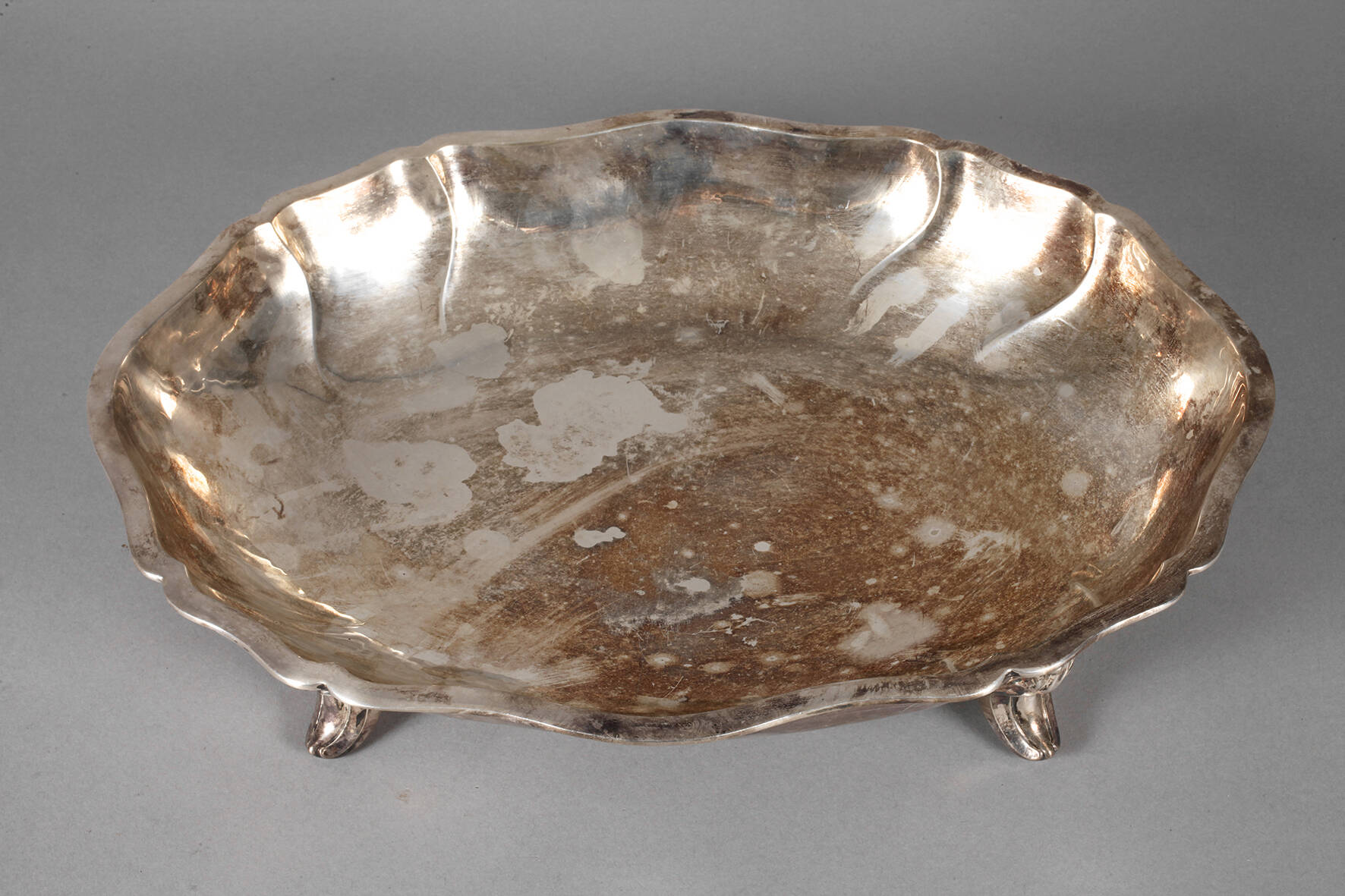 Große Silberschale