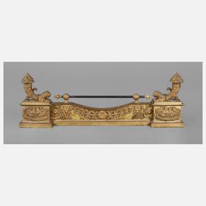 Klassizistischer Kaminvorsatz