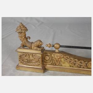 Klassizistischer Kaminvorsatz