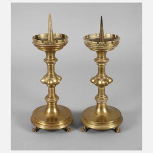 Paar neogotische Leuchter