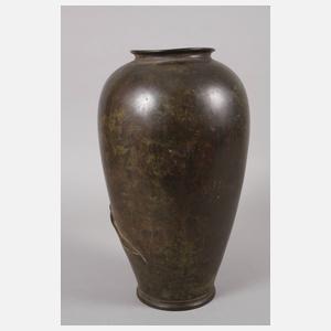 Bronzevase mit Adlermotiv