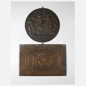 Zwei Reliefplatten