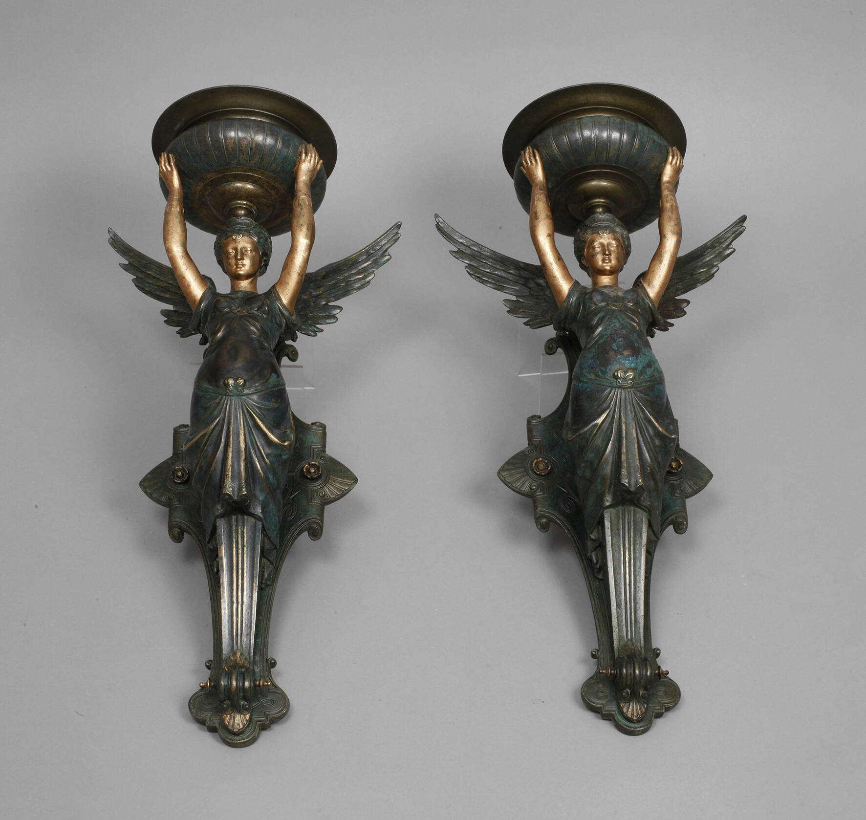 Paar figürliche Wandappliken