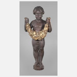 Überlebensgroßer Putto mit Girlande