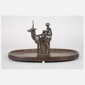 W. Ipscher, ovale Schale mit Putto auf Gazelle