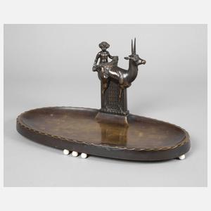 W. Ipscher, ovale Schale mit Putto auf Gazelle